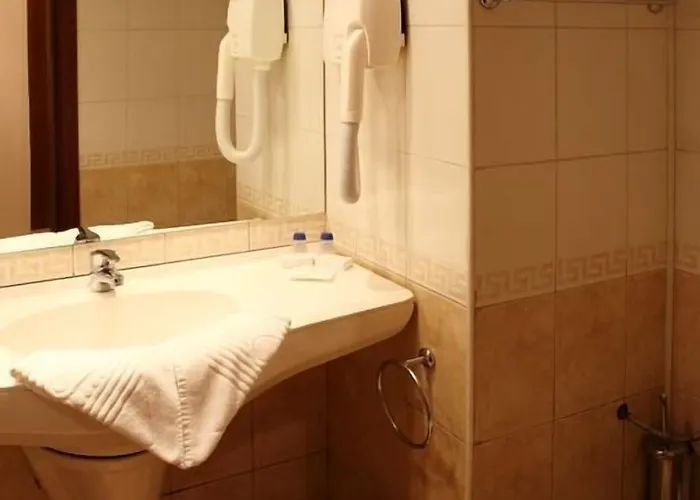 Yunona 3* ساني بيتش