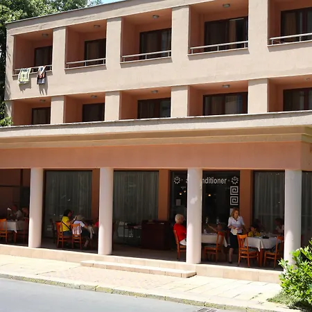 Yunona Hotel