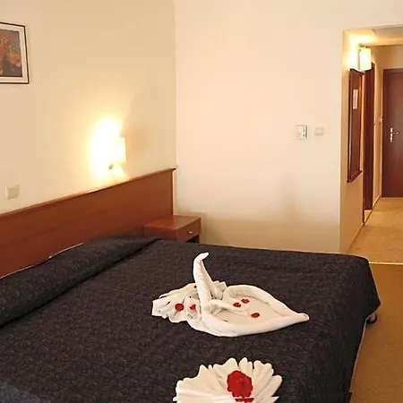 Yunona Hotel 3*