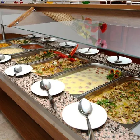 فندق Yunona ساني بيتش